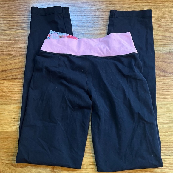 Lululemon black yoga pants with pink waistband size 4 - Picture 3 of 5